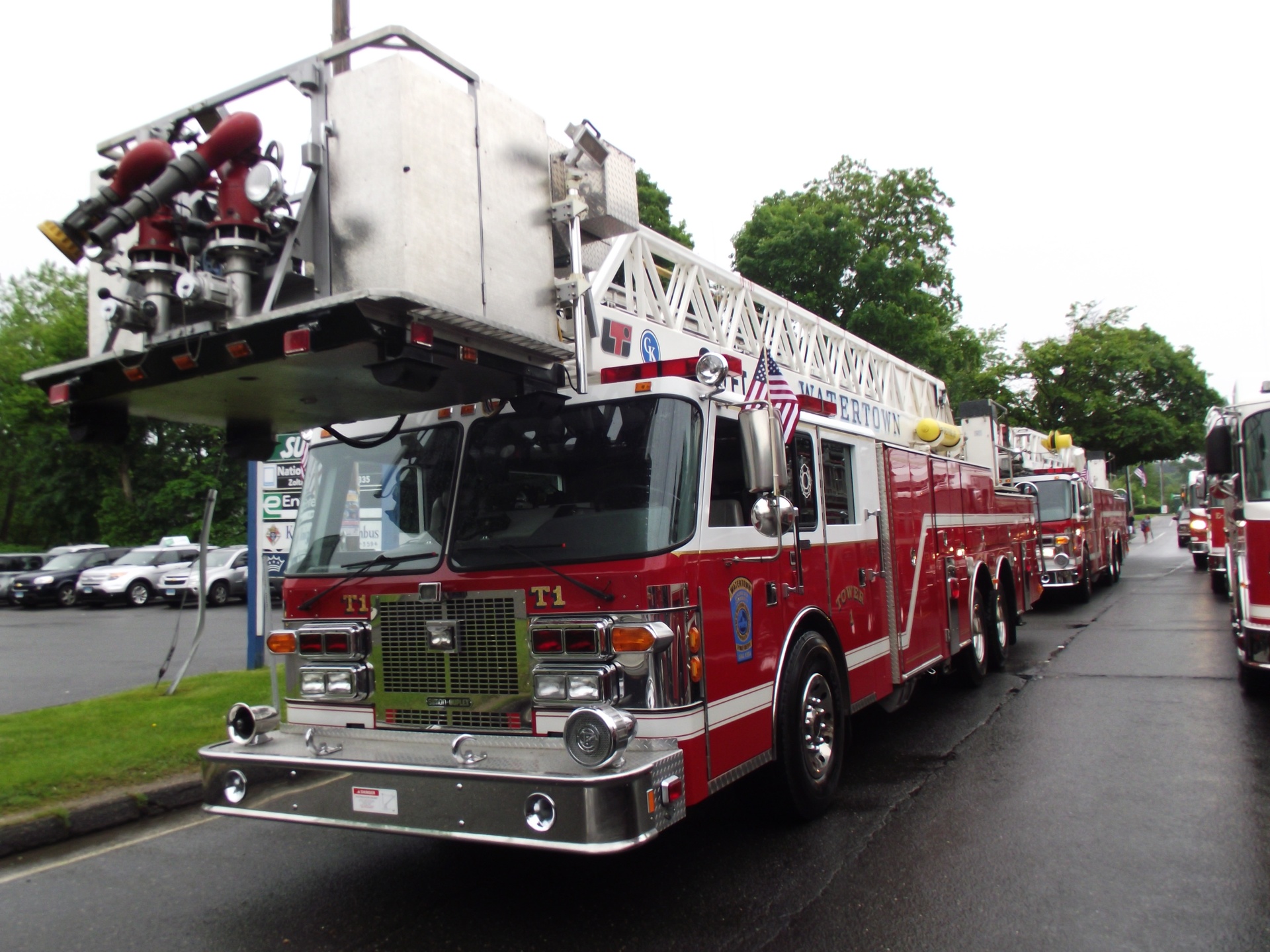 Tower 1 - 1992 Simon Duplex / LTI 85' Tower Ladder - To be replaced in late 2015